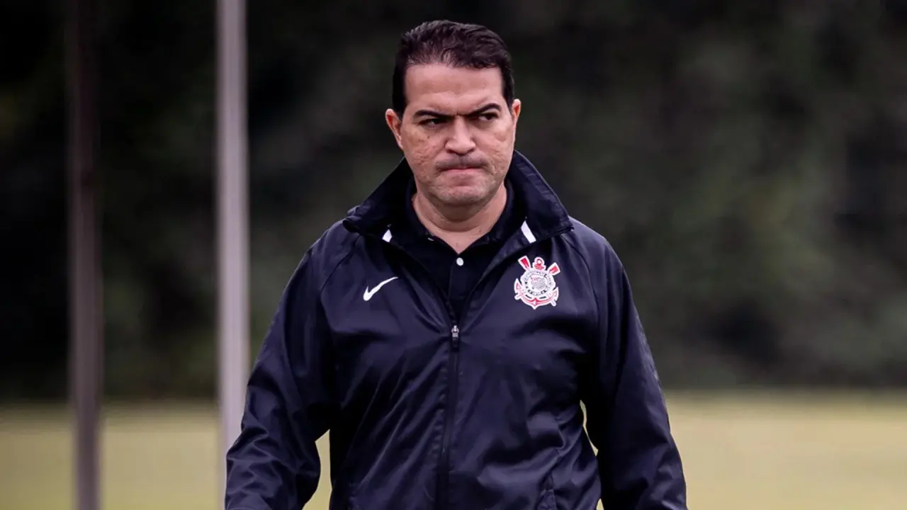 Marcelo Paz deixa o Corinthians após cobranças por pagamentos e relatos de ameaças