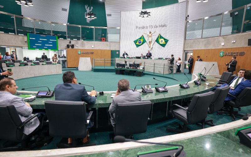 Alece aprova projetos que incentivam desenvolvimento econômico e fortalecem a saúde no Sertão de Crateús