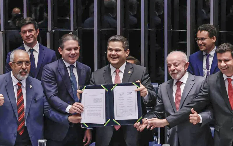 Congresso oficializa fim da escala 6×1