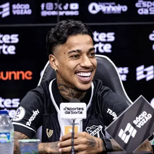 Matheusinho é apresentado no Ceará e mira retorno à elite: “Cheguei no momento certo”